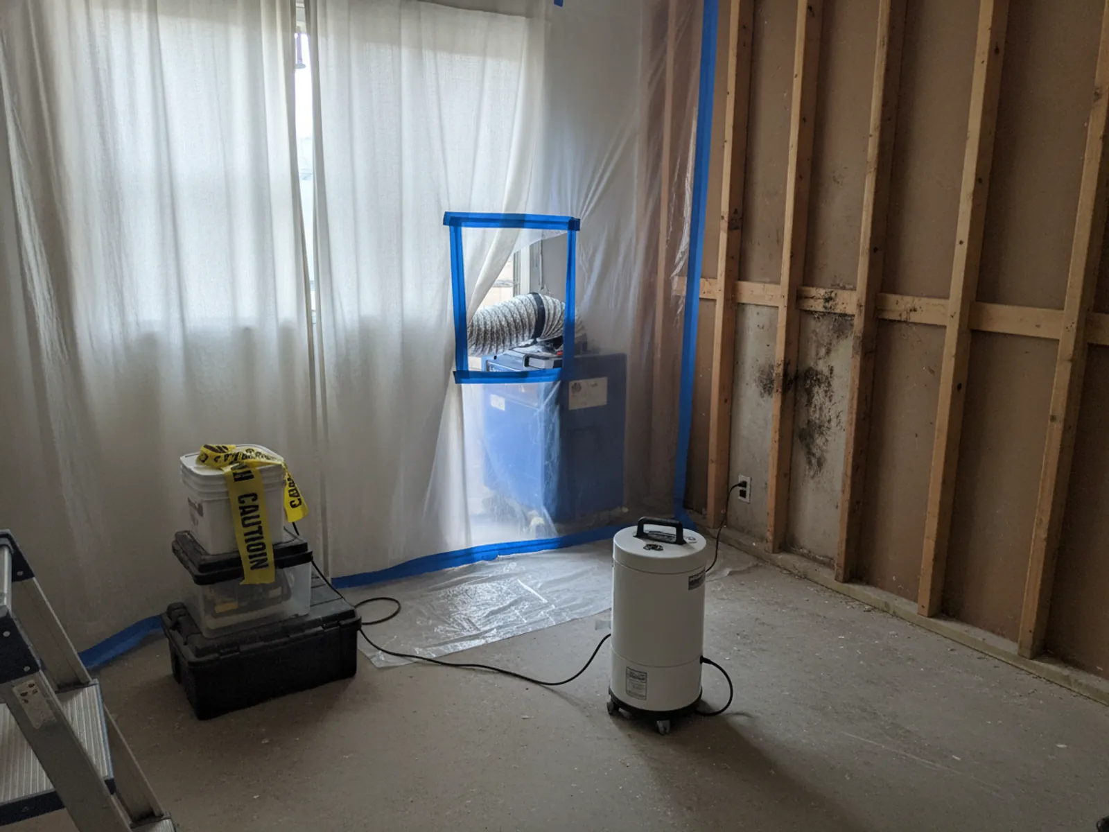 Mold remediation containment and air scrubbing in a Glendale home